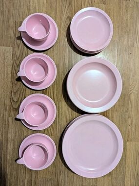 Vintage GPL Melmac Pink 20-Pieces Dinnerware Set